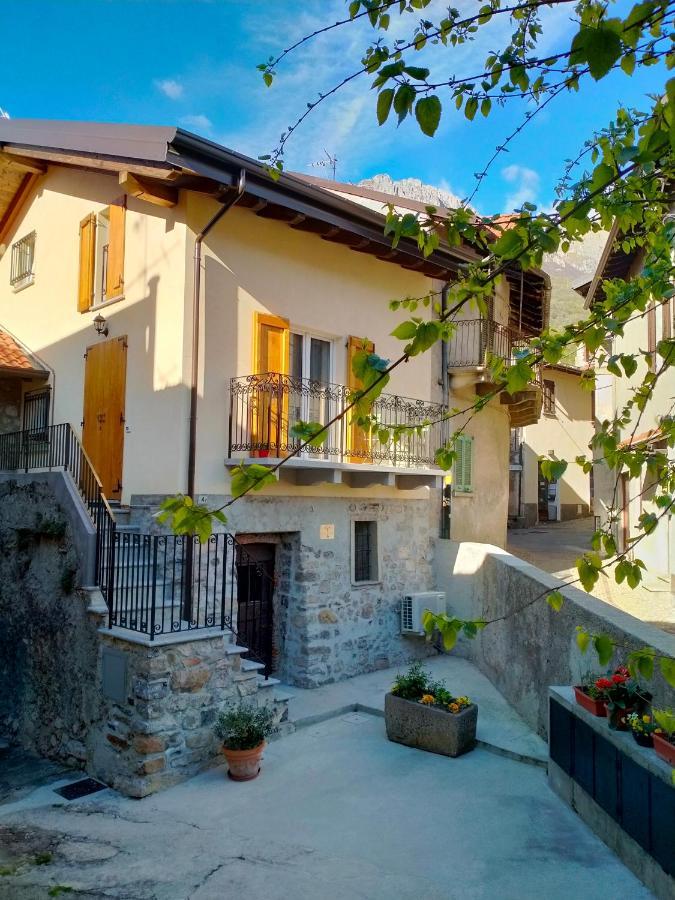 Maison Cascina Amelie Abbadia Lariana Exterior photo